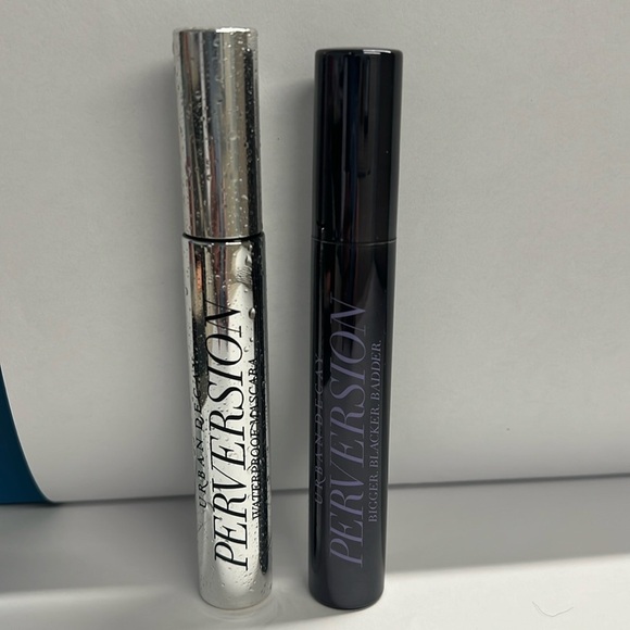 Urban Decay Perversion Set of Two Mascaras Bigger Blacker Badder and Waterproof - Picture 1 of 3